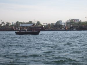 Petite croisière sur un bateau traditionnel au cœur de Dubaï